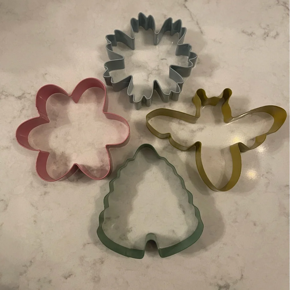 Crate & Barrel 4 piece Cookie Cutters